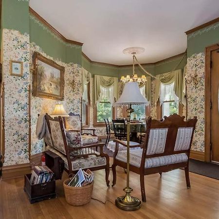 Kingsley House Bed & Breakfast - Full Home Fennville Экстерьер фото