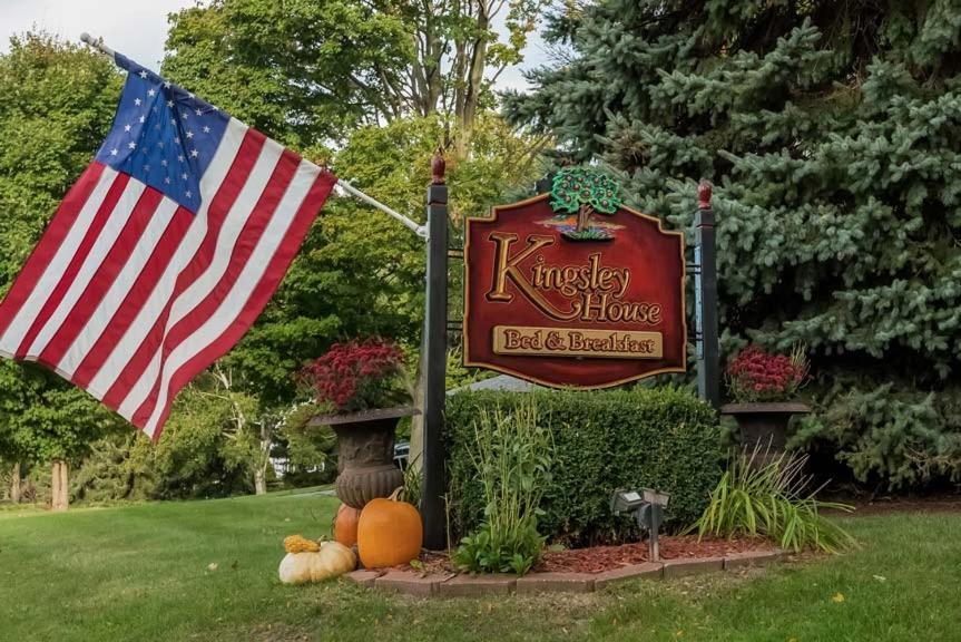 Kingsley House Bed & Breakfast - Full Home Fennville Экстерьер фото