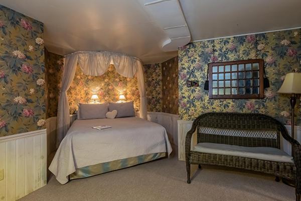 Kingsley House Bed & Breakfast - Full Home Fennville Экстерьер фото