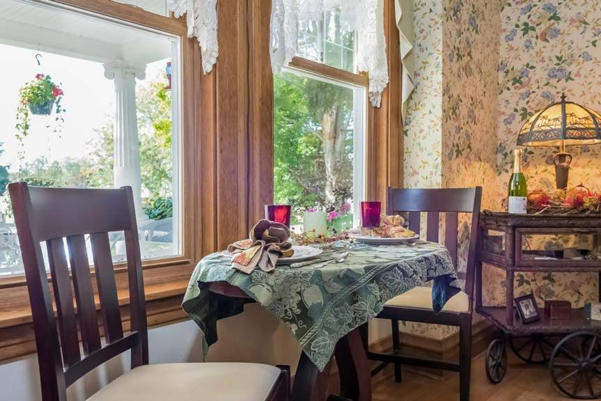 Kingsley House Bed & Breakfast - Full Home Fennville Экстерьер фото