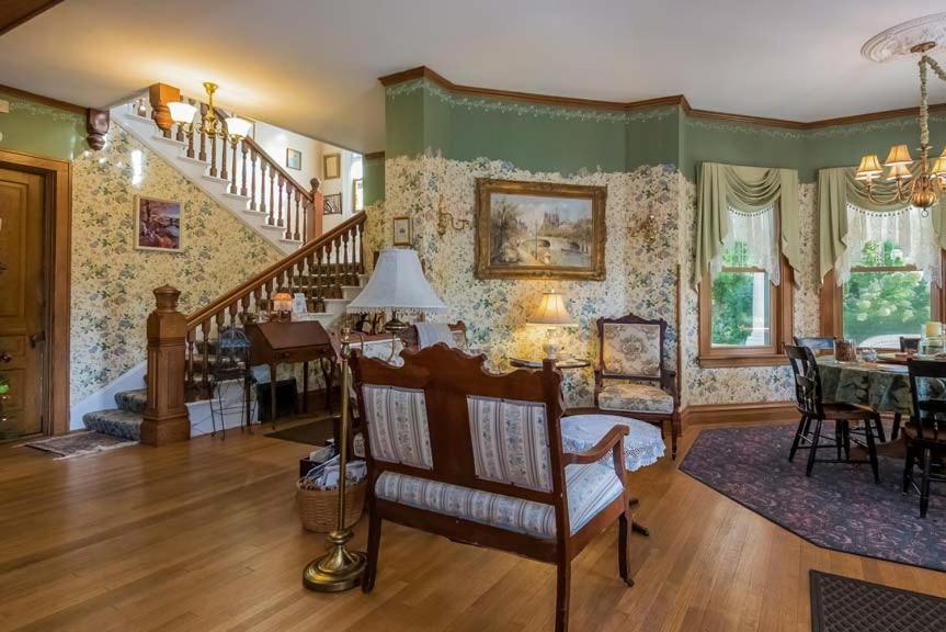 Kingsley House Bed & Breakfast - Full Home Fennville Экстерьер фото