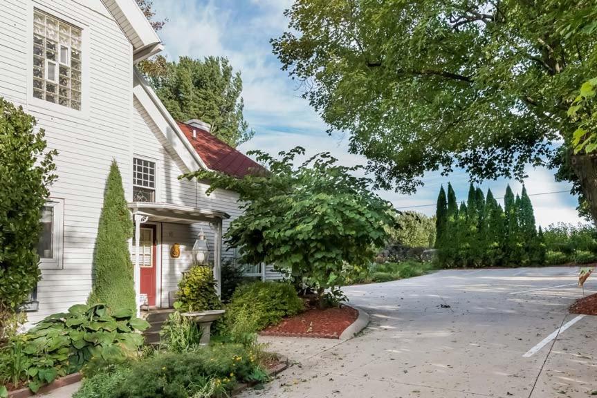 Kingsley House Bed & Breakfast - Full Home Fennville Экстерьер фото