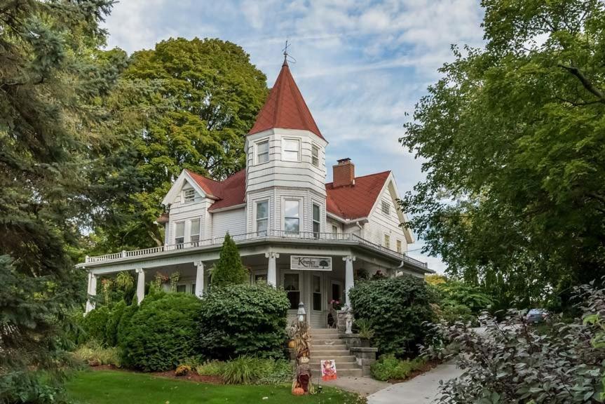 Kingsley House Bed & Breakfast - Full Home Fennville Экстерьер фото